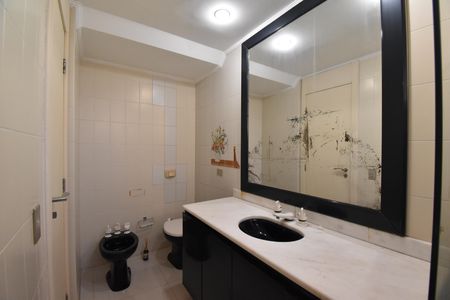 Apartamento para alugar com 270m², 3 quartos e 2 vagasBanheiro da Suíte 2