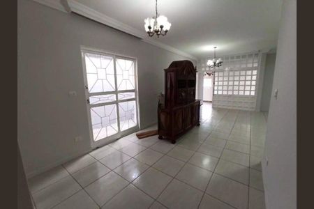 Casa para alugar com 140m², 3 quartos e 2 vagas