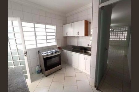 Cozinha de casa para alugar com 3 quartos, 140m² em Brasil, Uberlândia