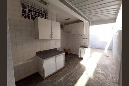 Casa para alugar com 140m², 3 quartos e 2 vagas