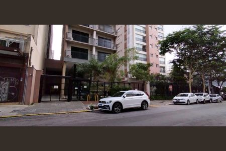 Studio para alugar com 32m², 1 quarto e sem vaga Studio para alugar com 32m², 1 quarto e sem vagaFachada