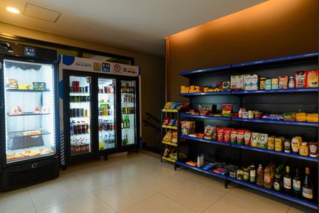 Studio para alugar com 32m², 1 quarto e sem vaga Studio para alugar com 32m², 1 quarto e sem vagaÁrea comum - Mercadinho