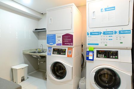 Studio para alugar com 32m², 1 quarto e sem vaga Studio para alugar com 32m², 1 quarto e sem vagaÁrea comum - Lavanderia