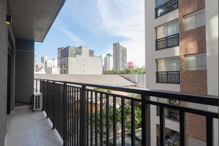 Studio para alugar com 32m², 1 quarto e sem vaga Studio para alugar com 32m², 1 quarto e sem vagaVaranda da Sala e do Quarto