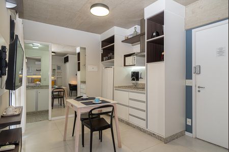 Studio para alugar com 32m², 1 quarto e sem vaga Studio para alugar com 32m², 1 quarto e sem vagaSala