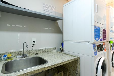Studio para alugar com 32m², 1 quarto e sem vaga Studio para alugar com 32m², 1 quarto e sem vagaÁrea comum - Lavanderia