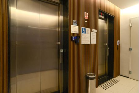 Studio para alugar com 32m², 1 quarto e sem vaga Studio para alugar com 32m², 1 quarto e sem vagaÁrea comum - Elevadores