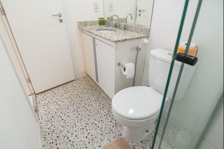 Studio para alugar com 32m², 1 quarto e sem vaga Studio para alugar com 32m², 1 quarto e sem vagaBanheiro