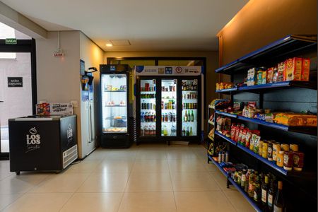 Studio para alugar com 32m², 1 quarto e sem vaga Studio para alugar com 32m², 1 quarto e sem vagaÁrea comum - Mercadinho