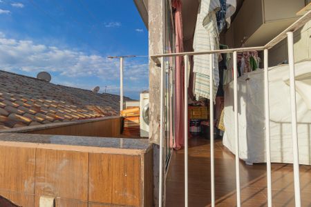 Casa de condomínio à venda com 96m², 3 quartos e 2 vagasLavanderia