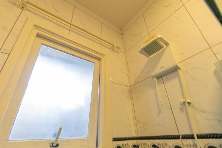Casa de condomínio à venda com 96m², 3 quartos e 2 vagasBanheiro Social