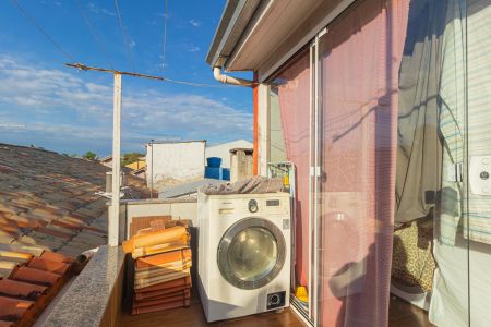 Casa de condomínio à venda com 96m², 3 quartos e 2 vagasLavanderia