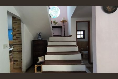 Sala de casa de condomínio para alugar com 4 quartos, 400m² em Vargem Grande, Rio de Janeiro