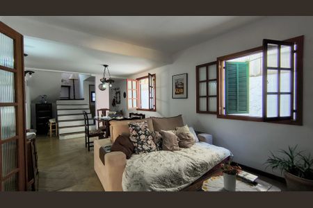 Sala de casa de condomínio para alugar com 4 quartos, 400m² em Vargem Grande, Rio de Janeiro
