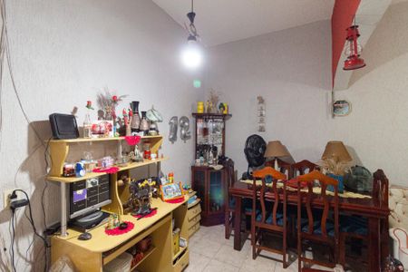 Casa para alugar com 180m², 1 quarto e 2 vagas Casa para alugar com 180m², 1 quarto e 2 vagasSala