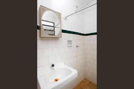 Banheiro de apartamento para alugar com 1 quarto, 40m² em Centro Histórico, Porto Alegre