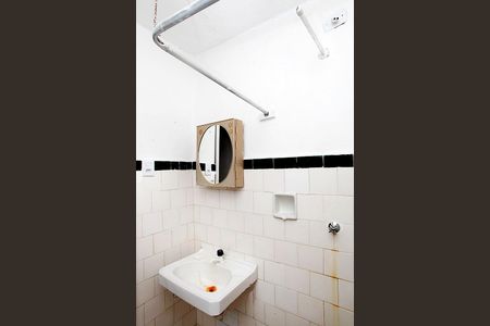 Banheiro de apartamento para alugar com 1 quarto, 40m² em Centro Histórico, Porto Alegre