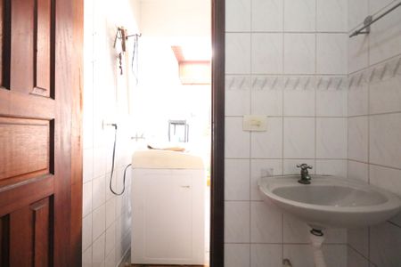 Casa para alugar com 140m², 3 quartos e 4 vagasBanheiro de Serviço