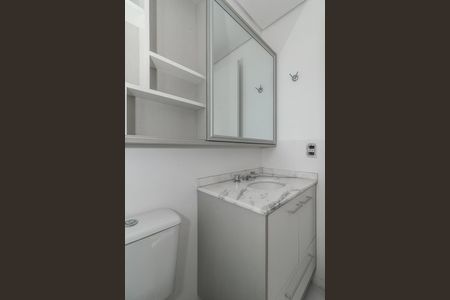 Banheiro da Suíte de apartamento à venda com 2 quartos, 73m² em Jardim Sabará, Porto Alegre
