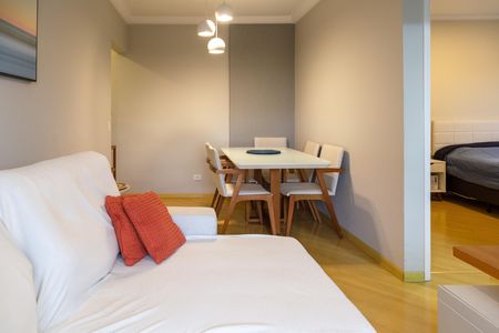 Sala de apartamento para alugar com 2 quartos, 58m² em Jardim Zaira, Guarulhos