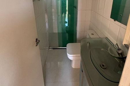 Banheiro de apartamento para alugar com 3 quartos, 62m² em Vila Antonieta, São Paulo