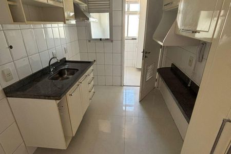 Cozinha de apartamento para alugar com 3 quartos, 62m² em Vila Antonieta, São Paulo