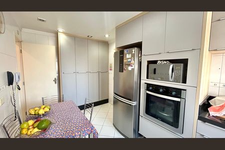 Apartamento à venda com 140m², 3 quartos e 3 vagas Apartamento à venda com 140m², 3 quartos e 3 vagasCozinha