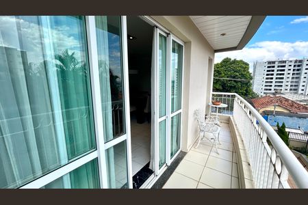Apartamento à venda com 140m², 3 quartos e 3 vagas Apartamento à venda com 140m², 3 quartos e 3 vagasVaranda da Sala