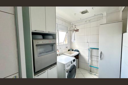 Apartamento à venda com 140m², 3 quartos e 3 vagas Apartamento à venda com 140m², 3 quartos e 3 vagasÁrea de Serviço