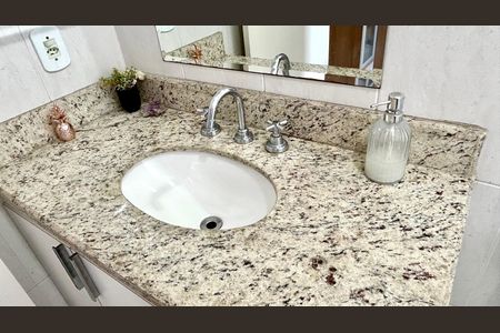 Apartamento à venda com 140m², 3 quartos e 3 vagas Apartamento à venda com 140m², 3 quartos e 3 vagasBanheiro 2