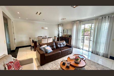 Apartamento à venda com 140m², 3 quartos e 3 vagas Apartamento à venda com 140m², 3 quartos e 3 vagasSala