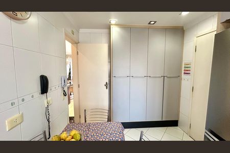 Apartamento à venda com 140m², 3 quartos e 3 vagas Apartamento à venda com 140m², 3 quartos e 3 vagasCozinha