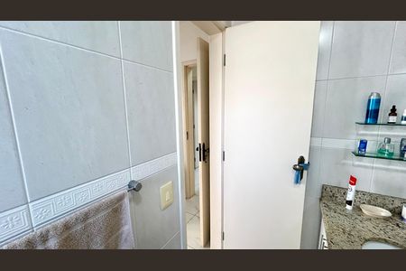 Apartamento à venda com 140m², 3 quartos e 3 vagas Apartamento à venda com 140m², 3 quartos e 3 vagasBanheiro 1
