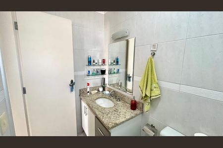 Apartamento à venda com 140m², 3 quartos e 3 vagas Apartamento à venda com 140m², 3 quartos e 3 vagasBanheiro 1