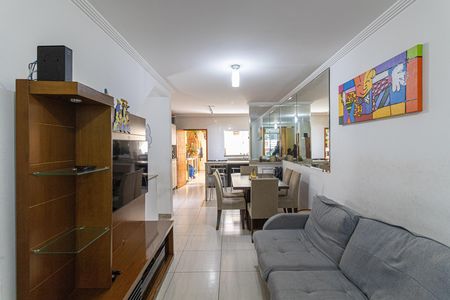 Casa à venda com 103m², 3 quartos e 2 vagas Casa à venda com 103m², 3 quartos e 2 vagasSala e Cozinha
