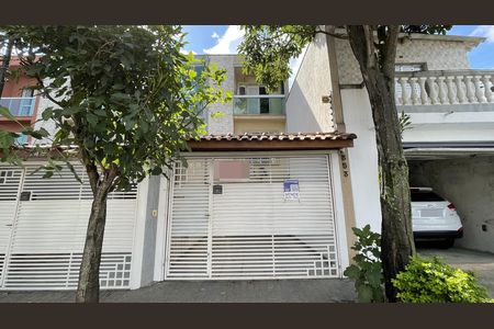Casa à venda com 103m², 3 quartos e 2 vagas Casa à venda com 103m², 3 quartos e 2 vagasFachada