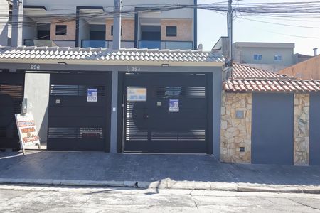 Casa à venda com 116m², 3 quartos e 2 vagasFachada