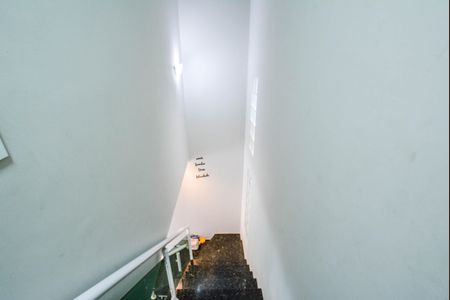 Casa para alugar com 191m², 3 quartos e 4 vagas Casa para alugar com 191m², 3 quartos e 4 vagasEscada