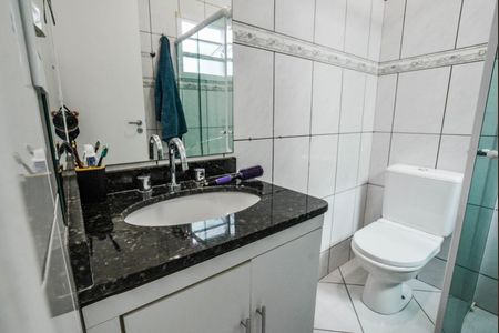 Casa para alugar com 191m², 3 quartos e 4 vagas Casa para alugar com 191m², 3 quartos e 4 vagasBanheiro da Suíte 2