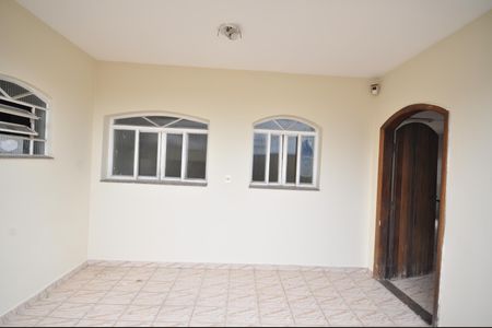 Casa para alugar com 327m², 4 quartos e 6 vagasHall