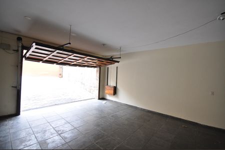 Casa para alugar com 327m², 4 quartos e 6 vagasGaragem