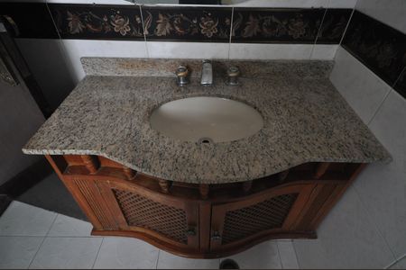 Casa para alugar com 327m², 4 quartos e 6 vagasBanheiro da Suíte 2