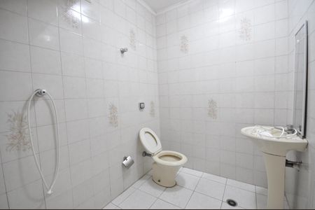 Casa para alugar com 327m², 4 quartos e 6 vagasBanheiro de serviço