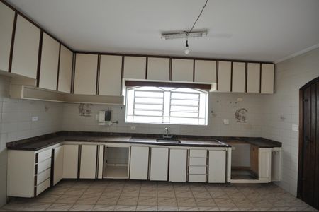 Casa para alugar com 327m², 4 quartos e 6 vagasCozinha