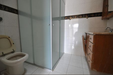 Casa para alugar com 327m², 4 quartos e 6 vagasBanheiro Social