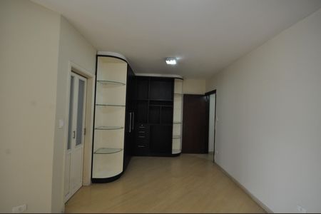 Casa para alugar com 327m², 4 quartos e 6 vagasSuíte 1