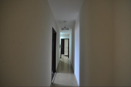 Casa para alugar com 327m², 4 quartos e 6 vagasCorredor