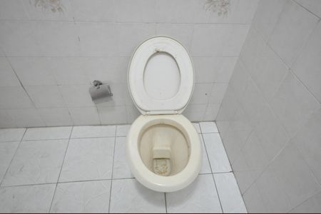 Casa para alugar com 327m², 4 quartos e 6 vagasBanheiro de serviço
