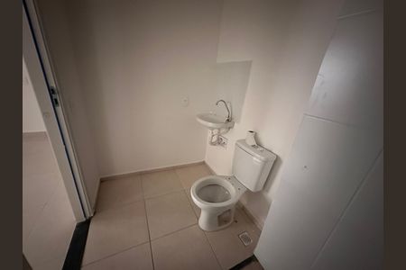 Apartamento para alugar com 46m², 2 quartos e sem vaga Apartamento para alugar com 46m², 2 quartos e sem vagaBanheiro