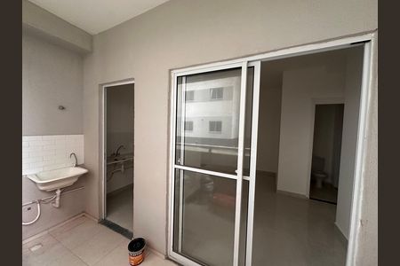 Apartamento para alugar com 46m², 2 quartos e sem vaga Apartamento para alugar com 46m², 2 quartos e sem vagaVaranda